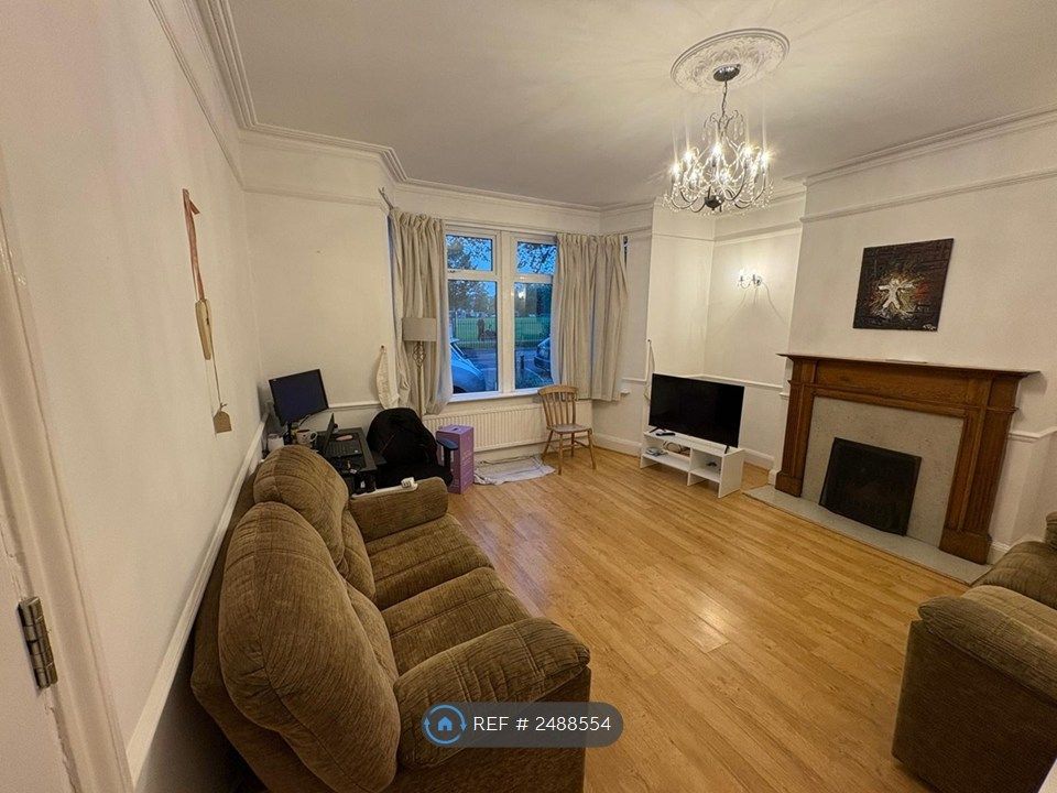 Property photo 1 of 17 Room 7 - Available On 15th October