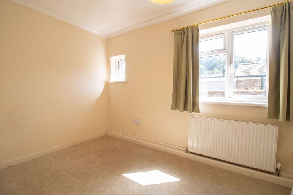 Additional image 16 of 3 bed flat for saleDanygraig Road, Risca NP11