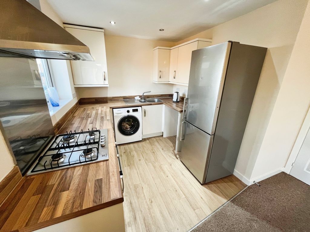 Property photo 3 of 13 Kitchen