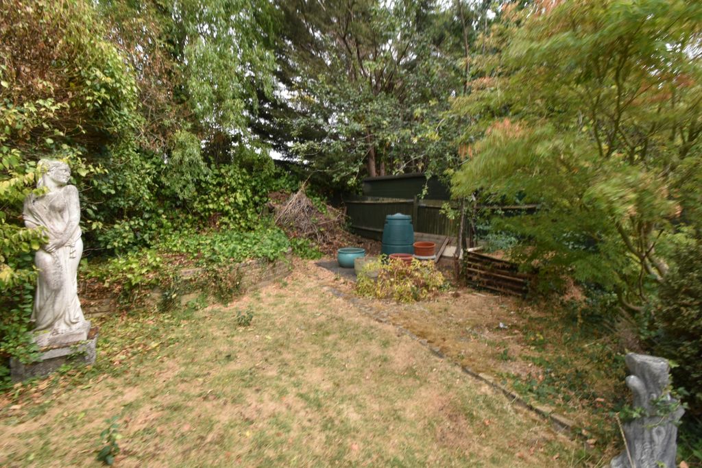 Property photo 2 of 32 Gallery