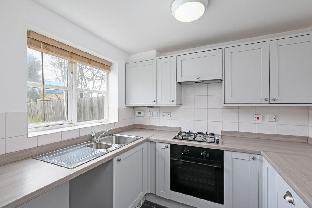 Property photo 3 of 11 Picture No. 17