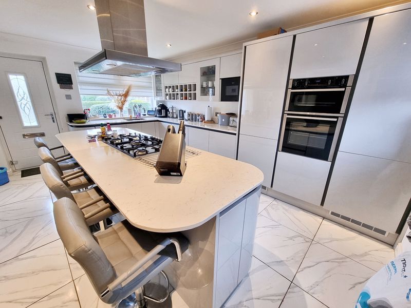 Property photo 3 of 11 Photo 7