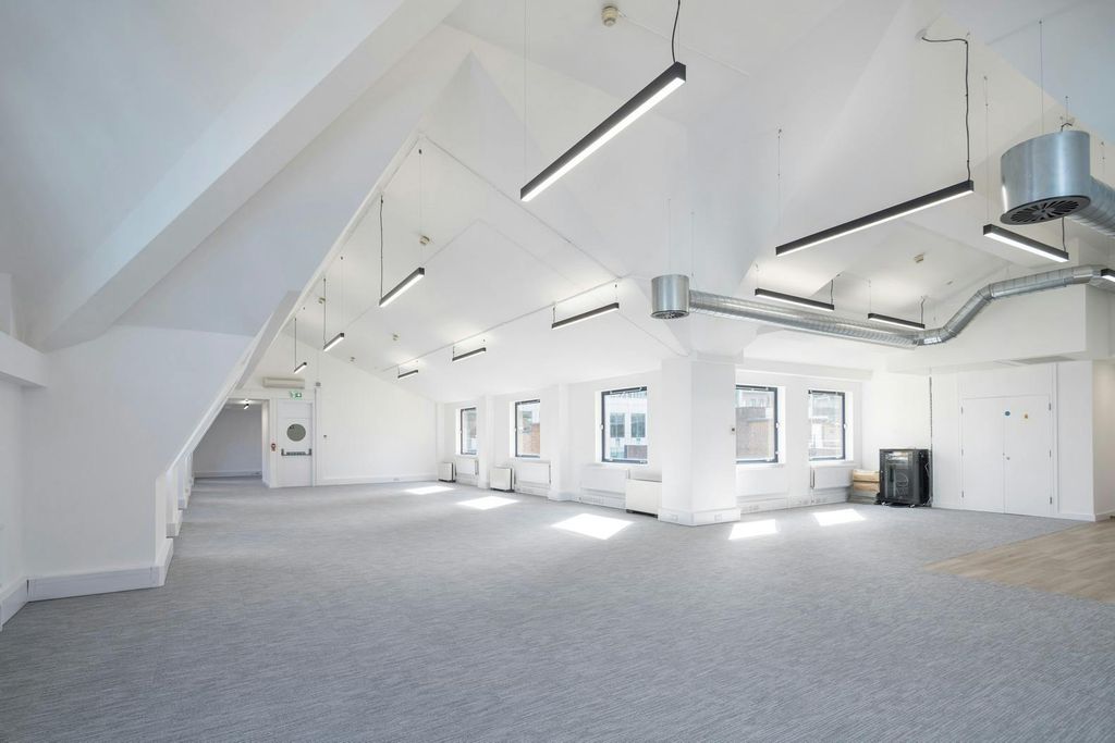 Property photo 3 of 17 5th Floor