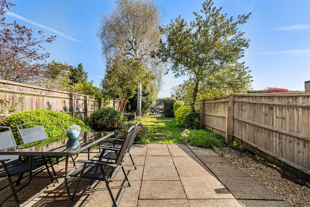 Property photo 2 of 20