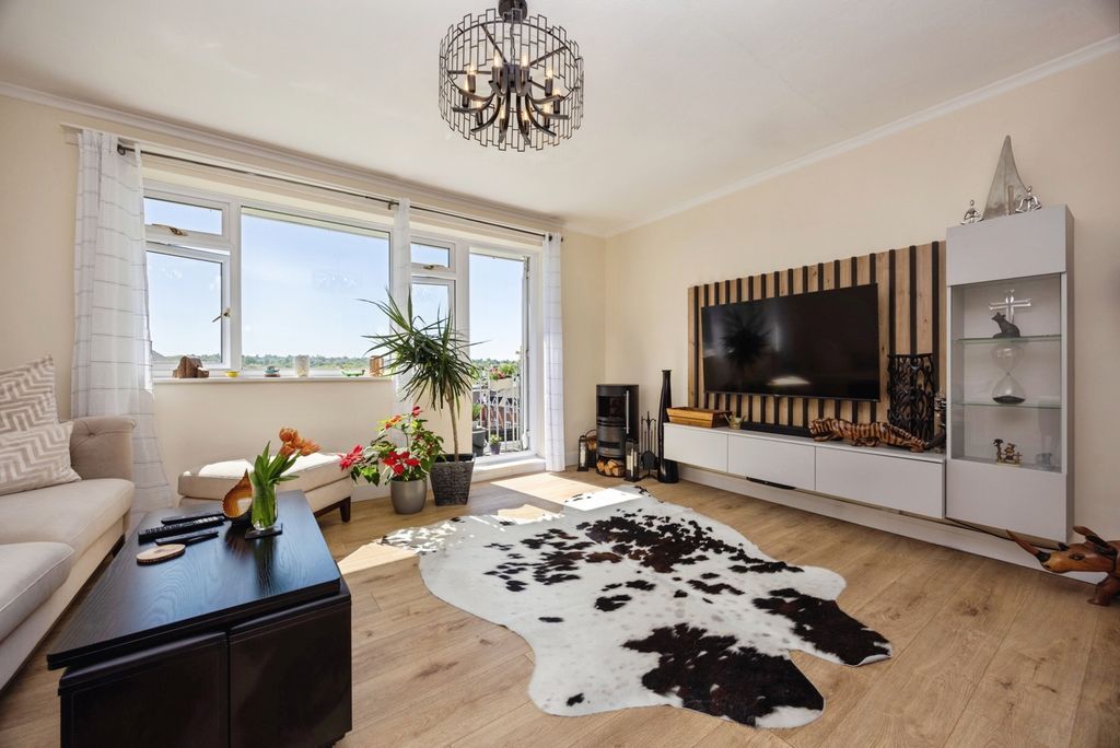 Property photo 2 of 19 Pbox-Img.Jpg