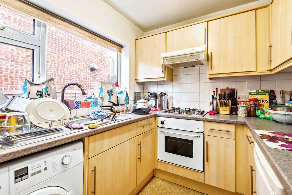 Property photo 2 of 11 711490 (2)