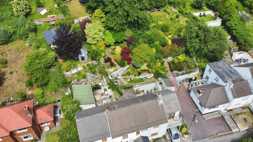 Property photo 2 of 40 4283005