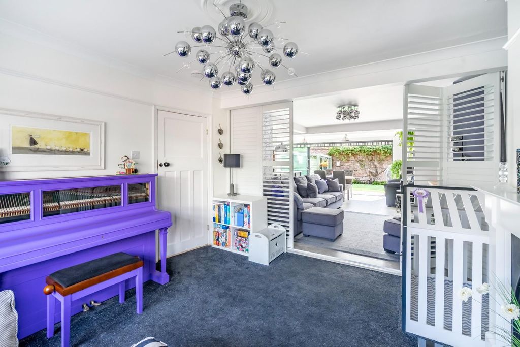 Property photo 3 of 23 Dining Room