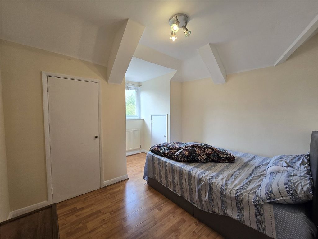 Property photo 3 of 6 Picture No. 14
