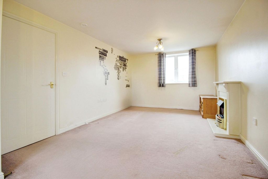 Property photo 2 of 9