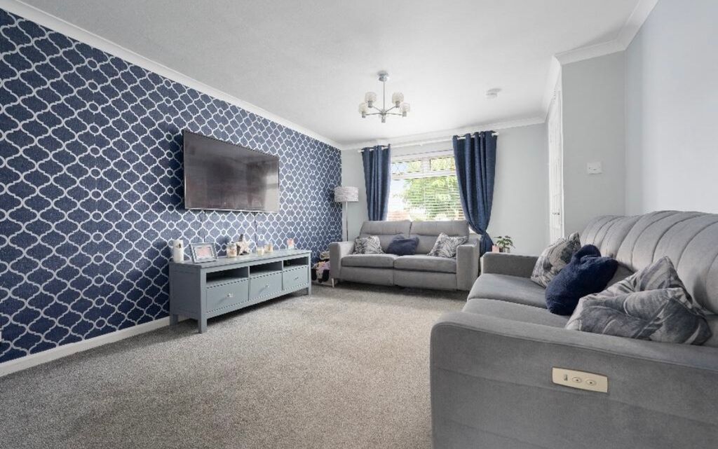 Property photo 3 of 18