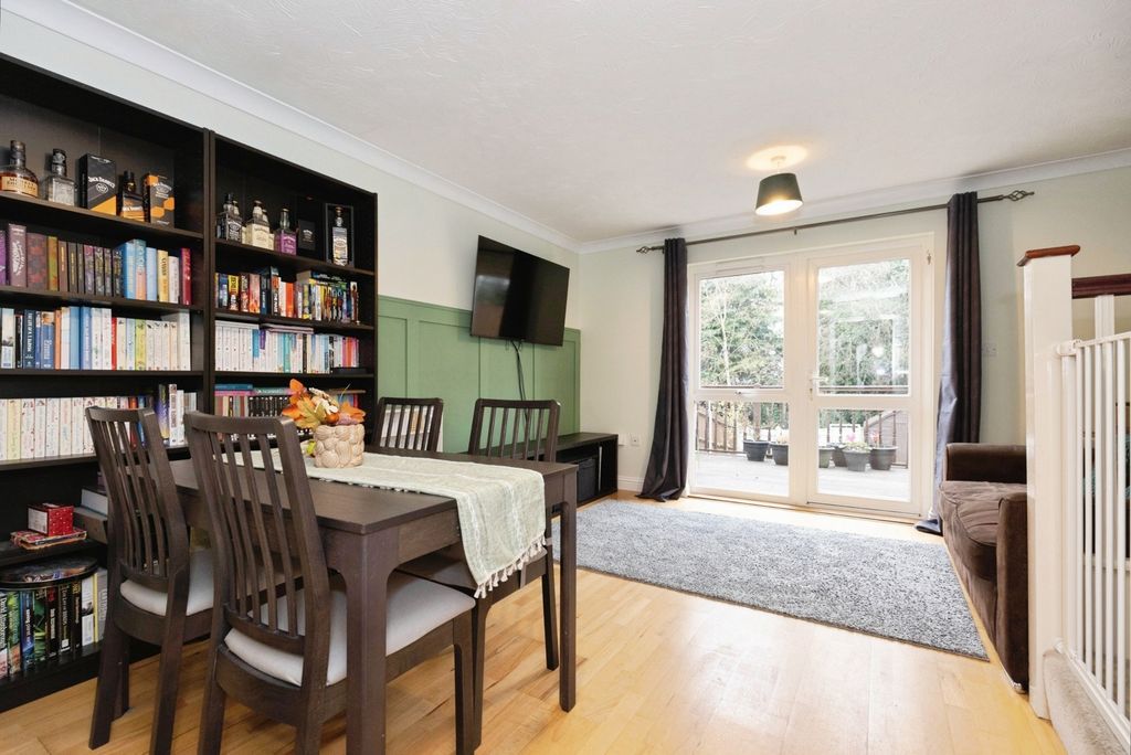 Property photo 2 of 12 Photo