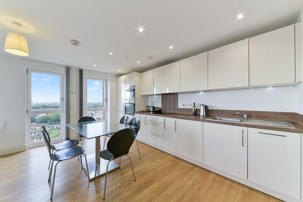 Property photo 2 of 11