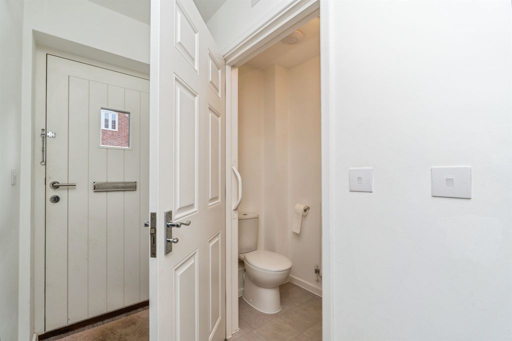 Property photo 2 of 20