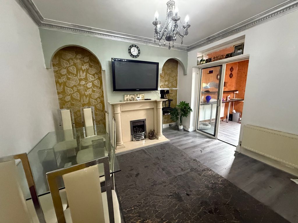 Property photo 2 of 8 Bedroom 1