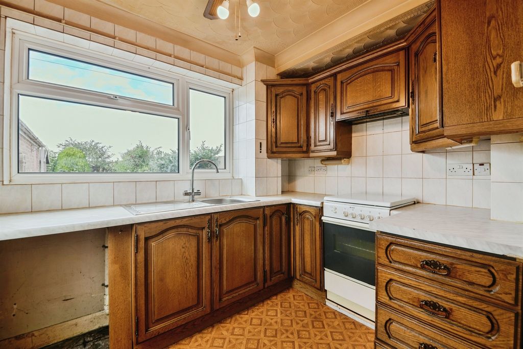 Property photo 3 of 16