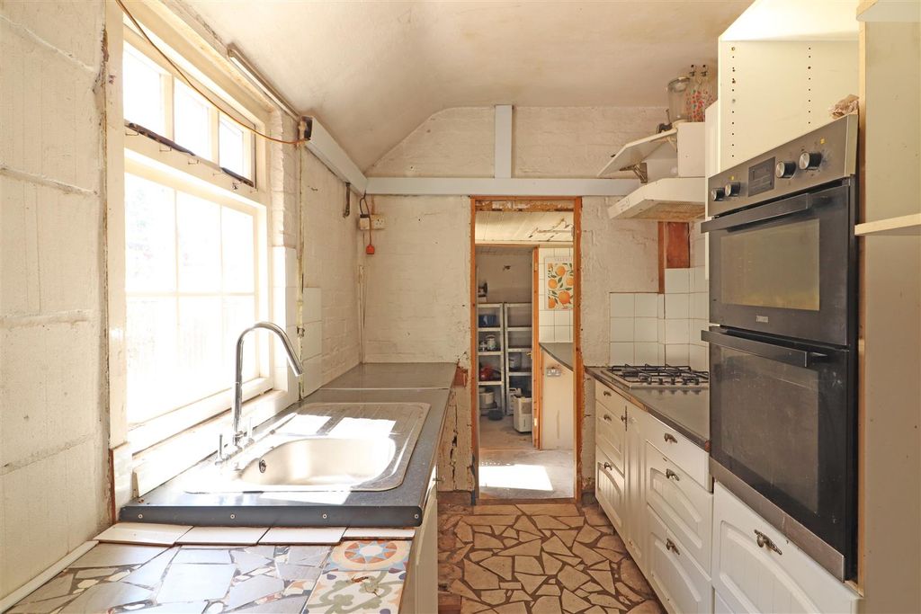 Property photo 3 of 25