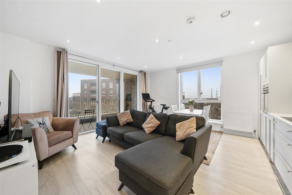 Property photo 2 of 15