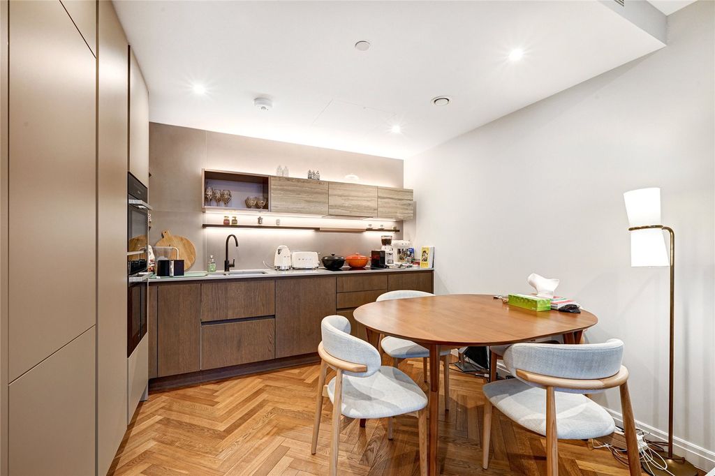 Property photo 2 of 19 Kitchen/Reception