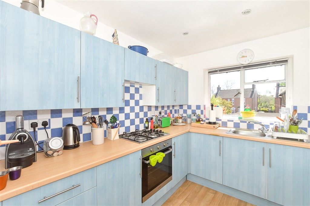 Property photo 3 of 8 Kitchen
