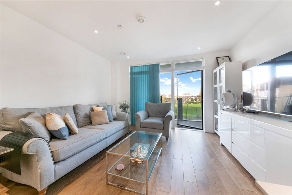 Property photo 1 of 14 Chorley Court