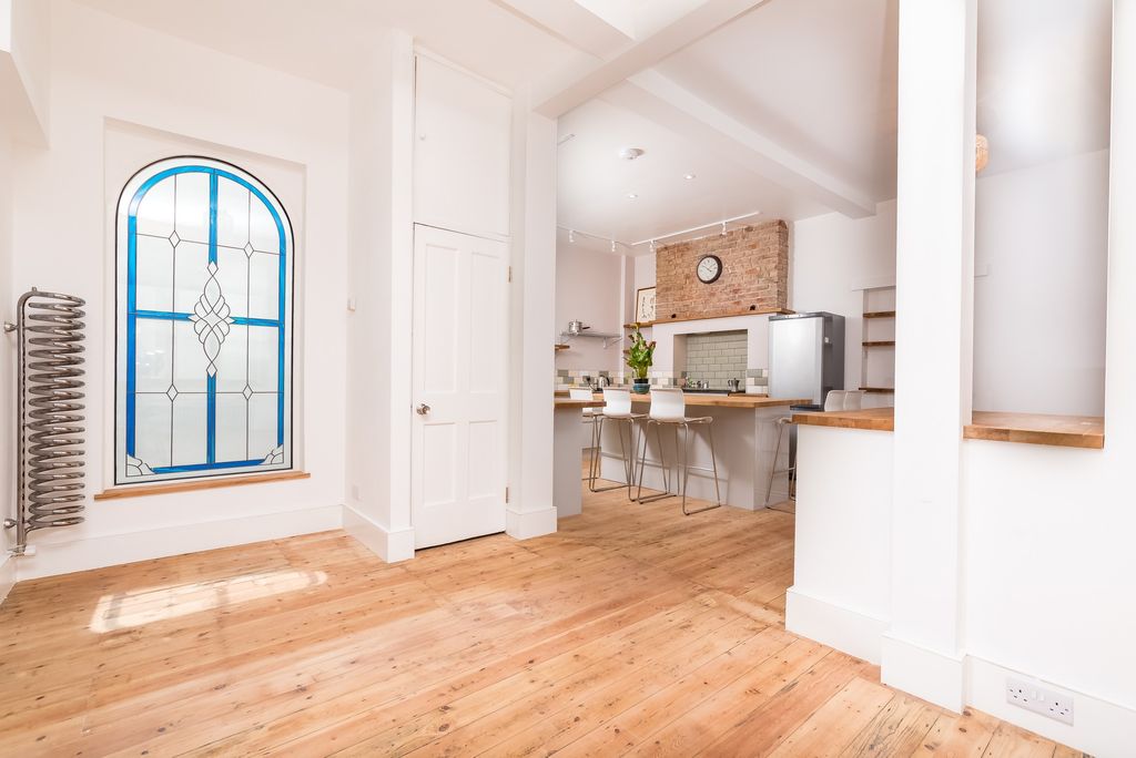 Property photo 3 of 15 (Main)