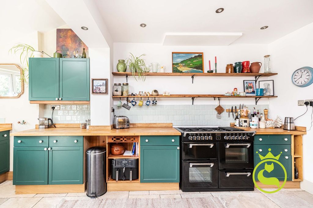 Property photo 3 of 22