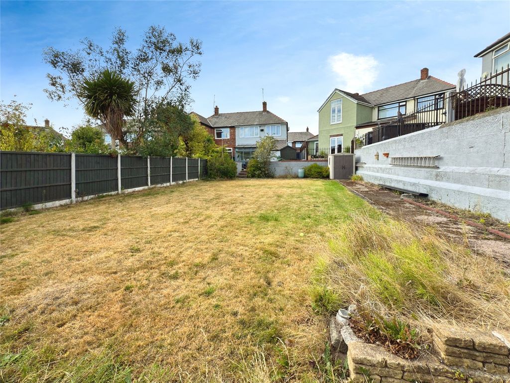 Property photo 2 of 20 Picture No. 12
