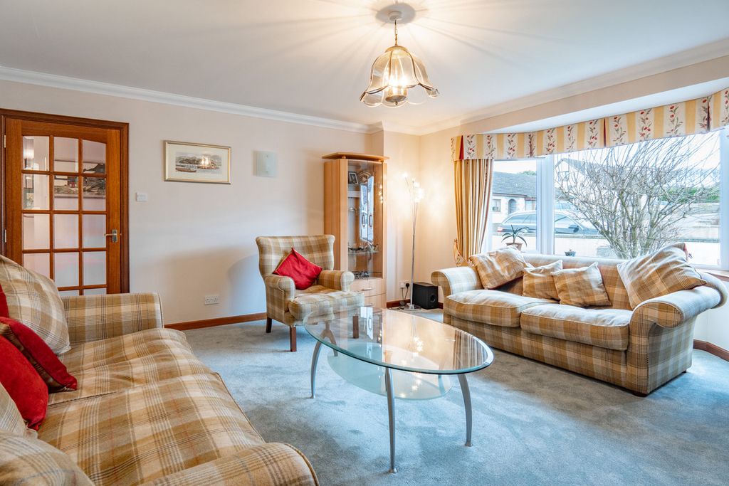 Property photo 3 of 46