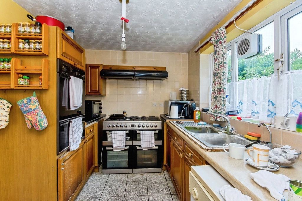 Property photo 2 of 16 Picture No. 01