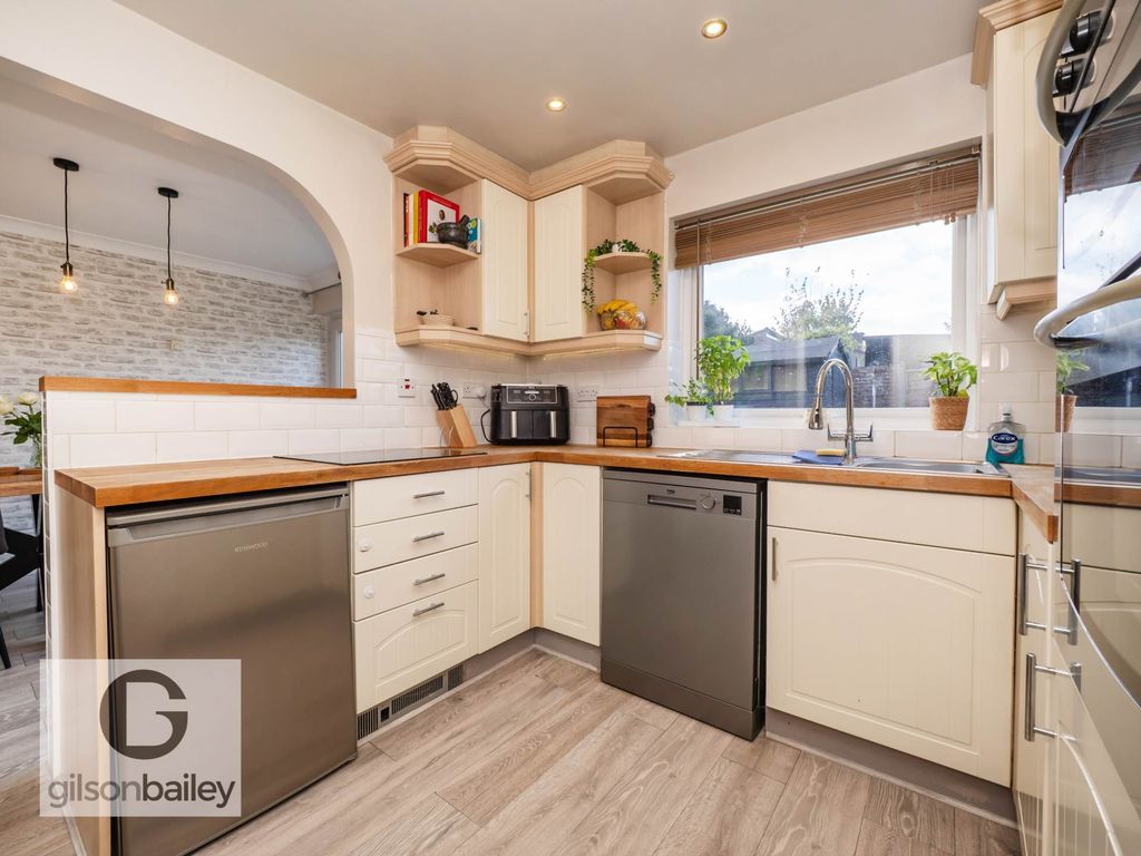 Property photo 2 of 26