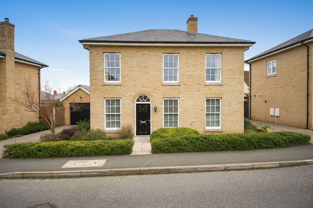 Property photo 2 of 27