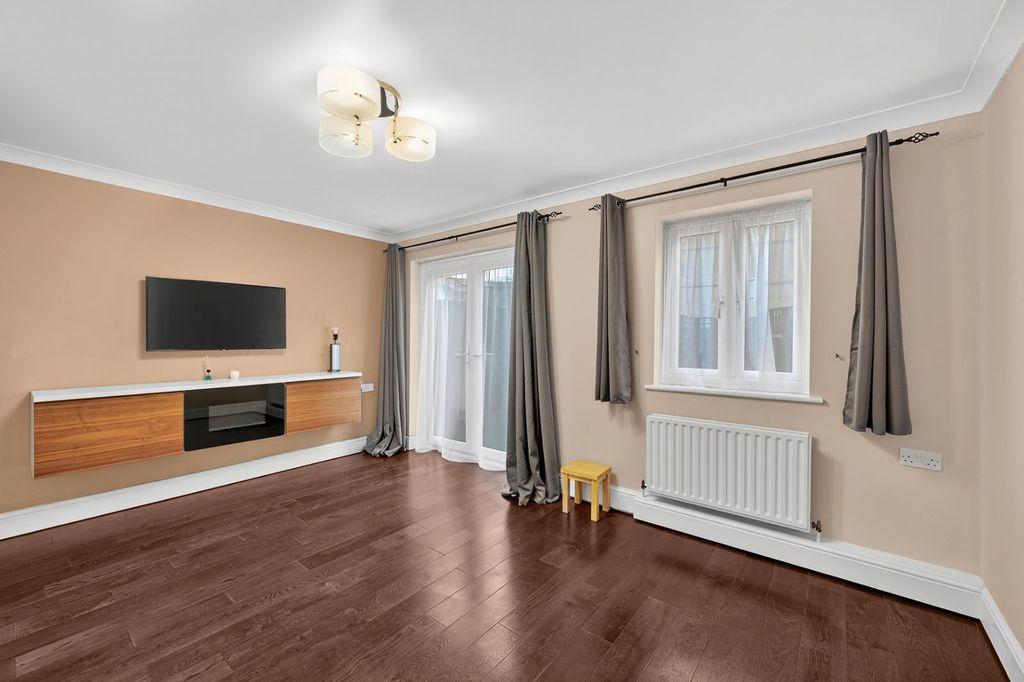 Property photo 3 of 20