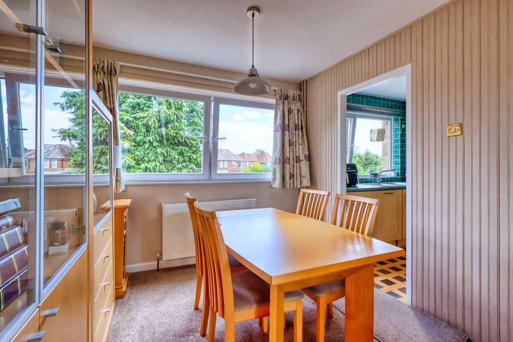 Property photo 3 of 16 Picture No. 12