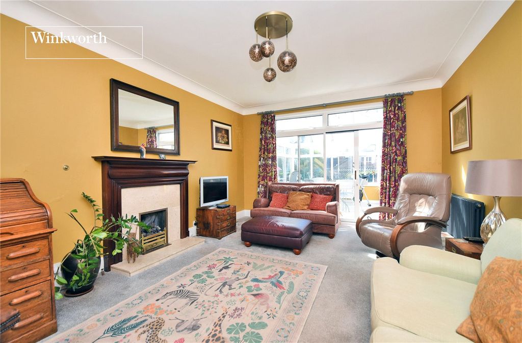 Property photo 3 of 18 Picture No. 04