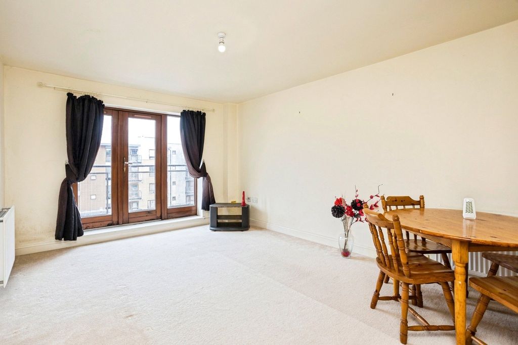 Property photo 2 of 19 Photo