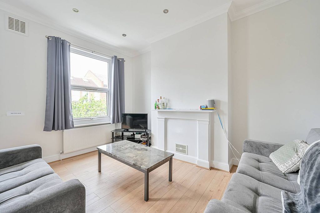 Property photo 1 of 8