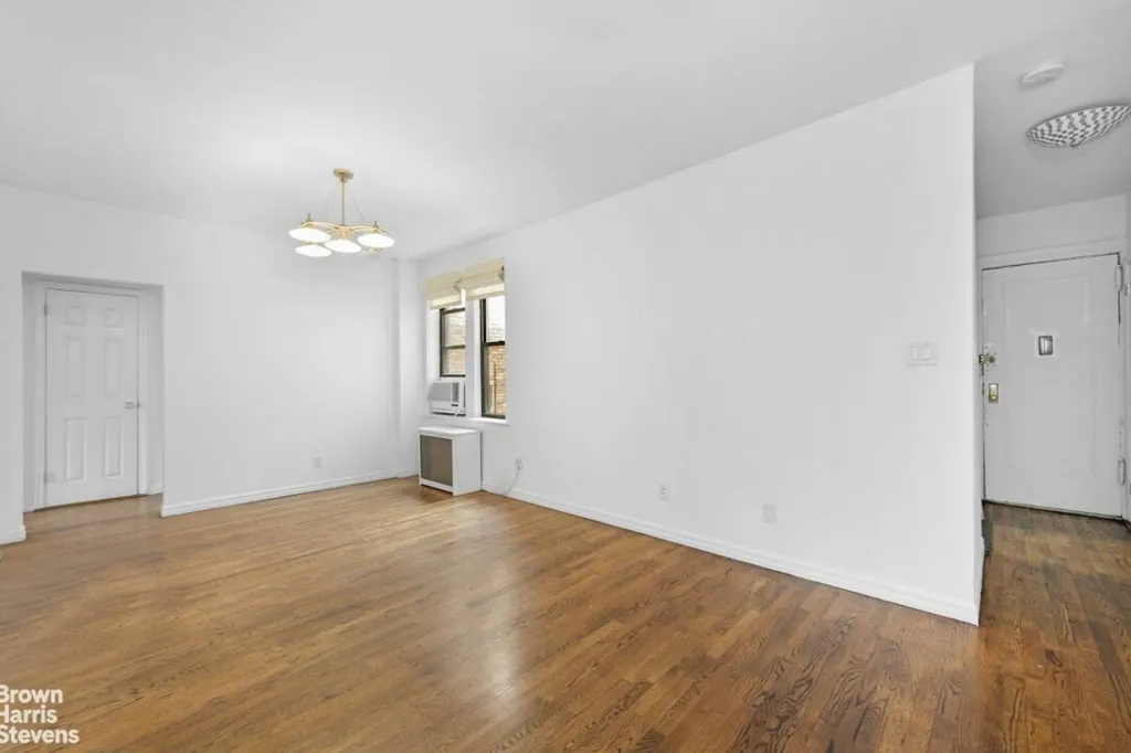 Property photo 3 of 13 <Alttext/>