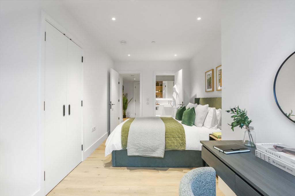 Property photo 3 of 19 Image