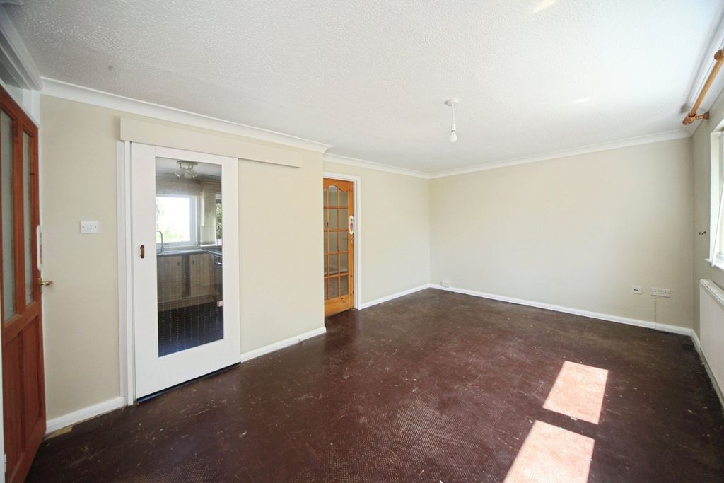 Property photo 3 of 16