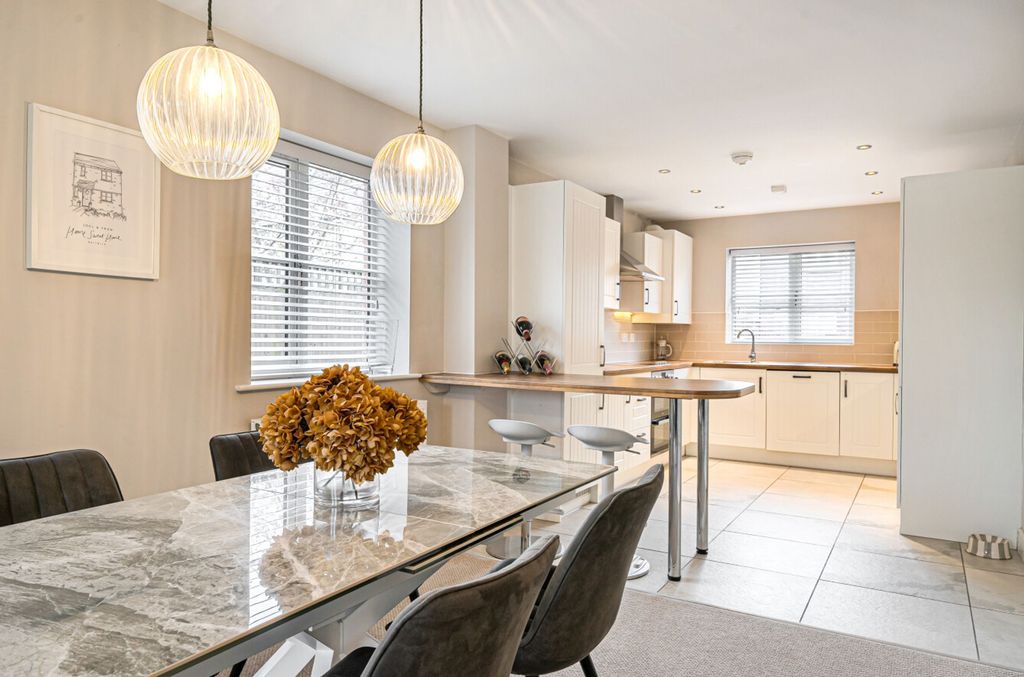 Property photo 3 of 25