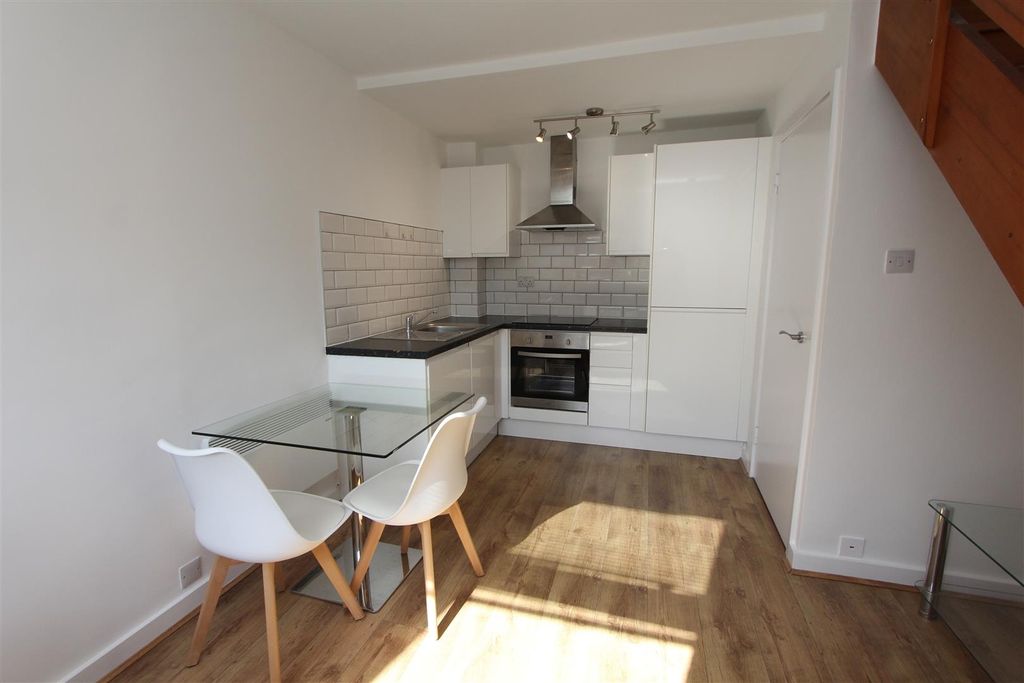 Property photo 2 of 9 Bright Modern Kitchen With Stylish Dining Area...
