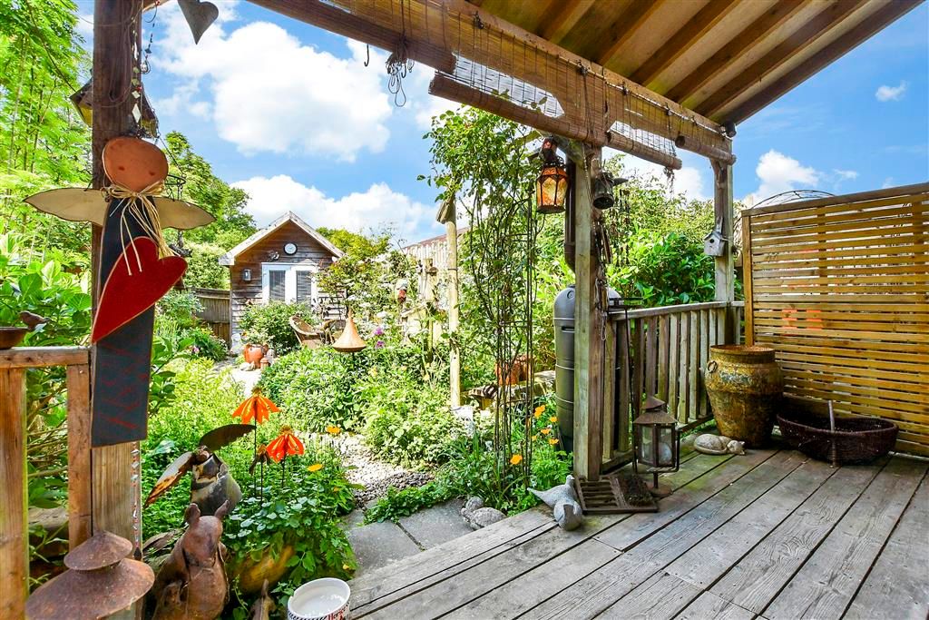 Property photo 1 of 13 Veranda