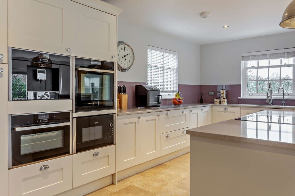 Property photo 3 of 24 Picture No. 19