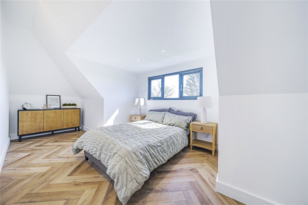 Property photo 2 of 9 Picture No. 05