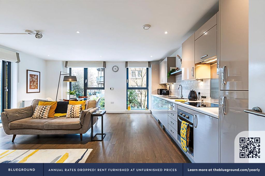 Property photo 3 of 26 Living Room