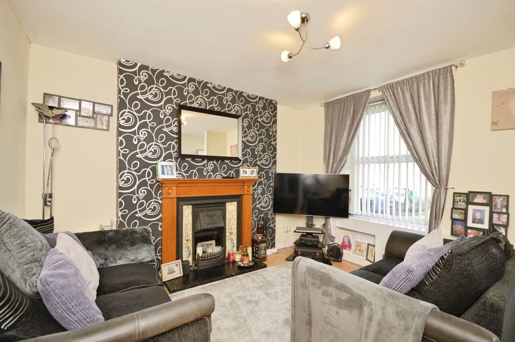 Property photo 2 of 19 Pbox-Img.Jpg