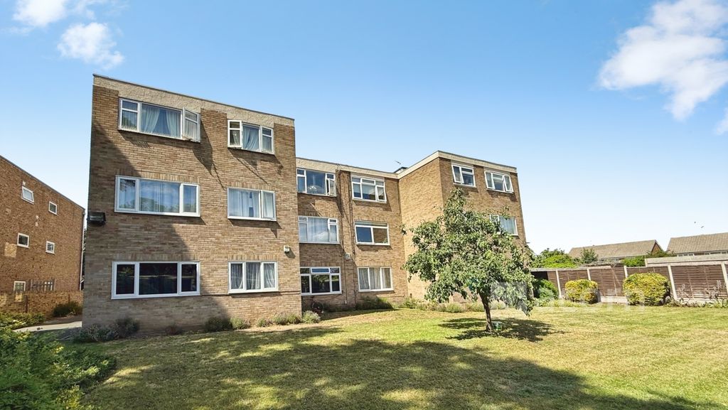 Property photo 1 of 7 67B1608d--48D3-93...