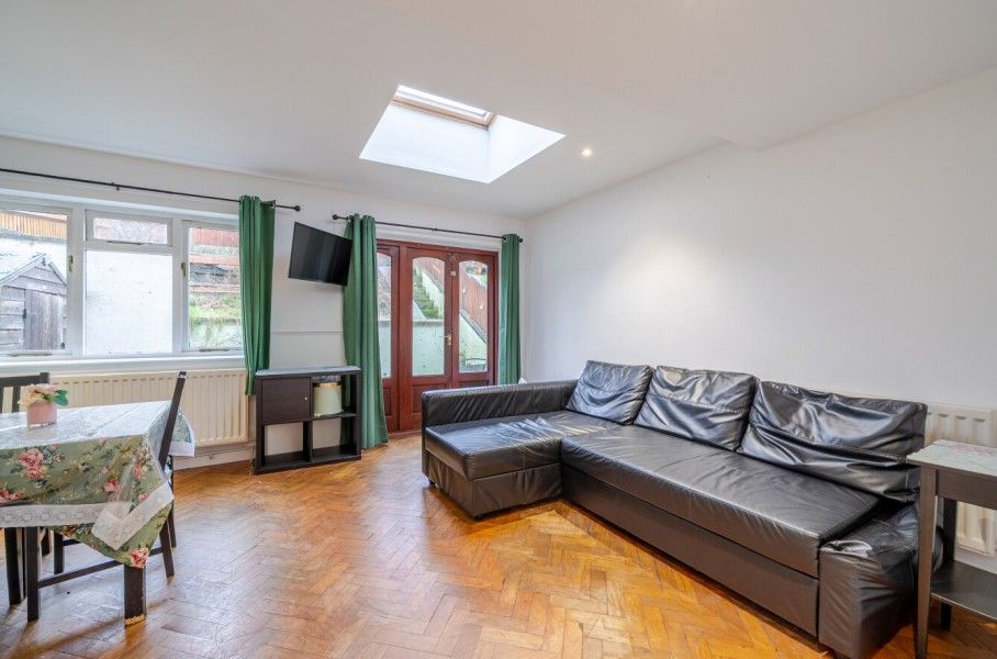 Property photo 3 of 14