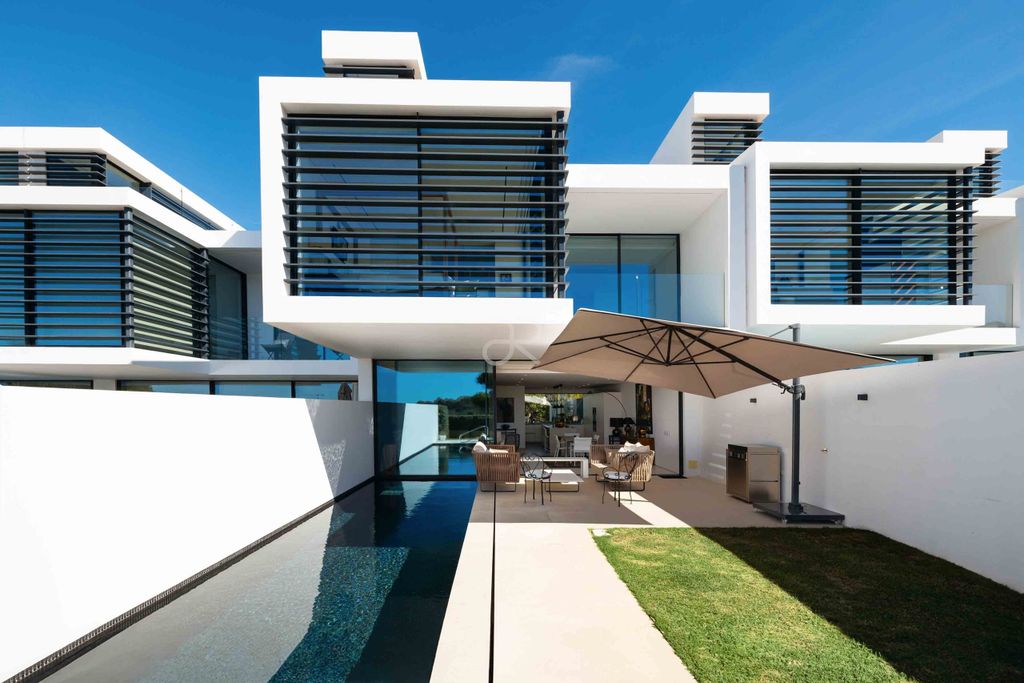 Property photo 1 of 28